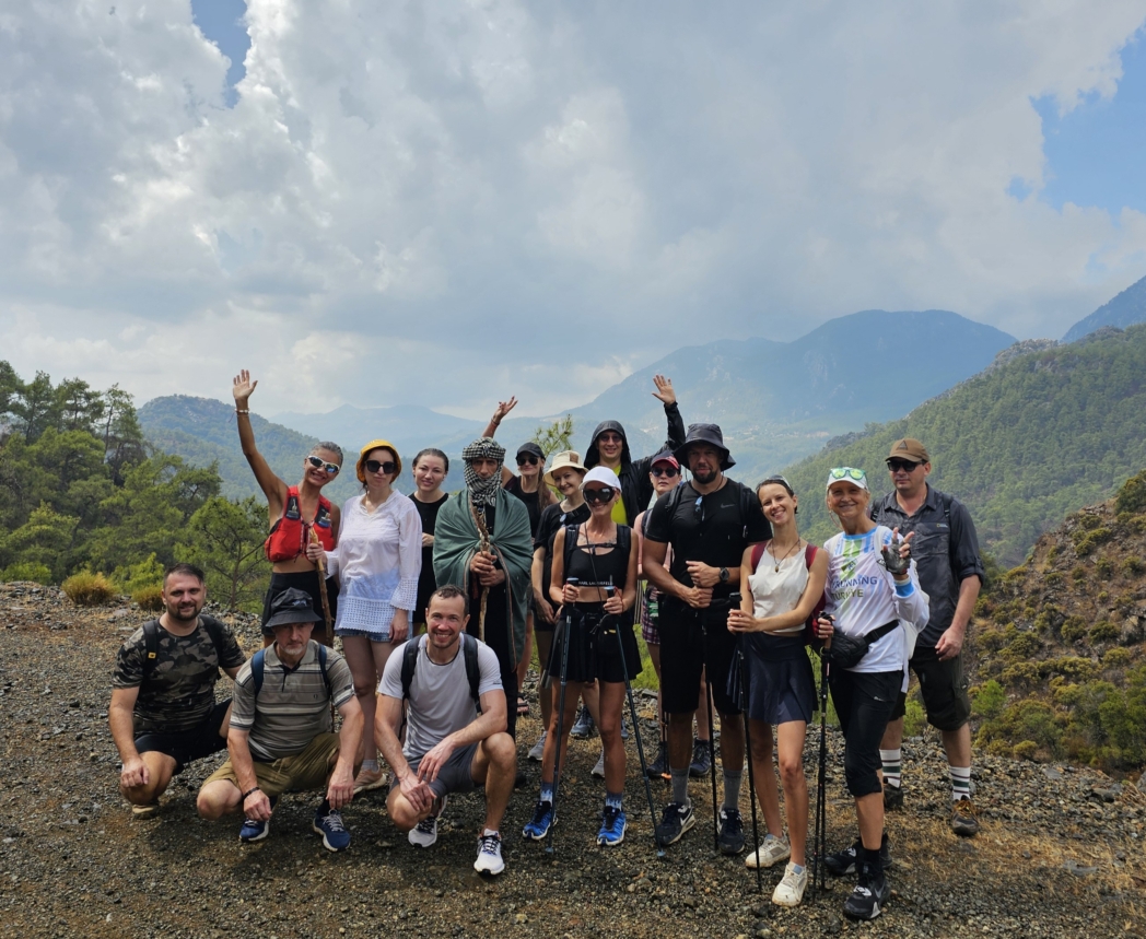 Групповое фото - Спуск к трактору - Чиралы 🌧️ 🐳